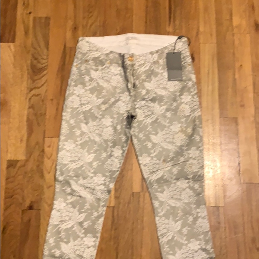 7 for all mankind